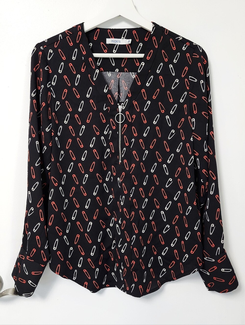 Rickis Black Blouse with Red & White Safety Pin Print and zip pull Size M - Picture 5 of 11